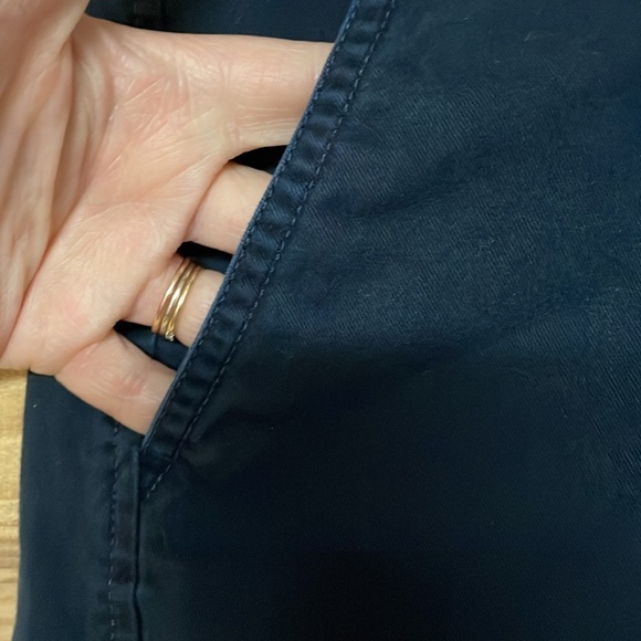 J. Crew size 00 Navy Blue Chino Low-rise 3.5”Shorts with Front and Back Pockets - Picture 2 of 10